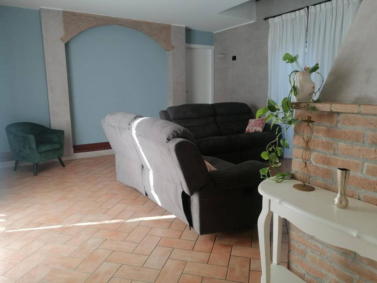 Lussuosa Villa Vicino Alla Stazione Caronno Pertusella Eksteriør billede