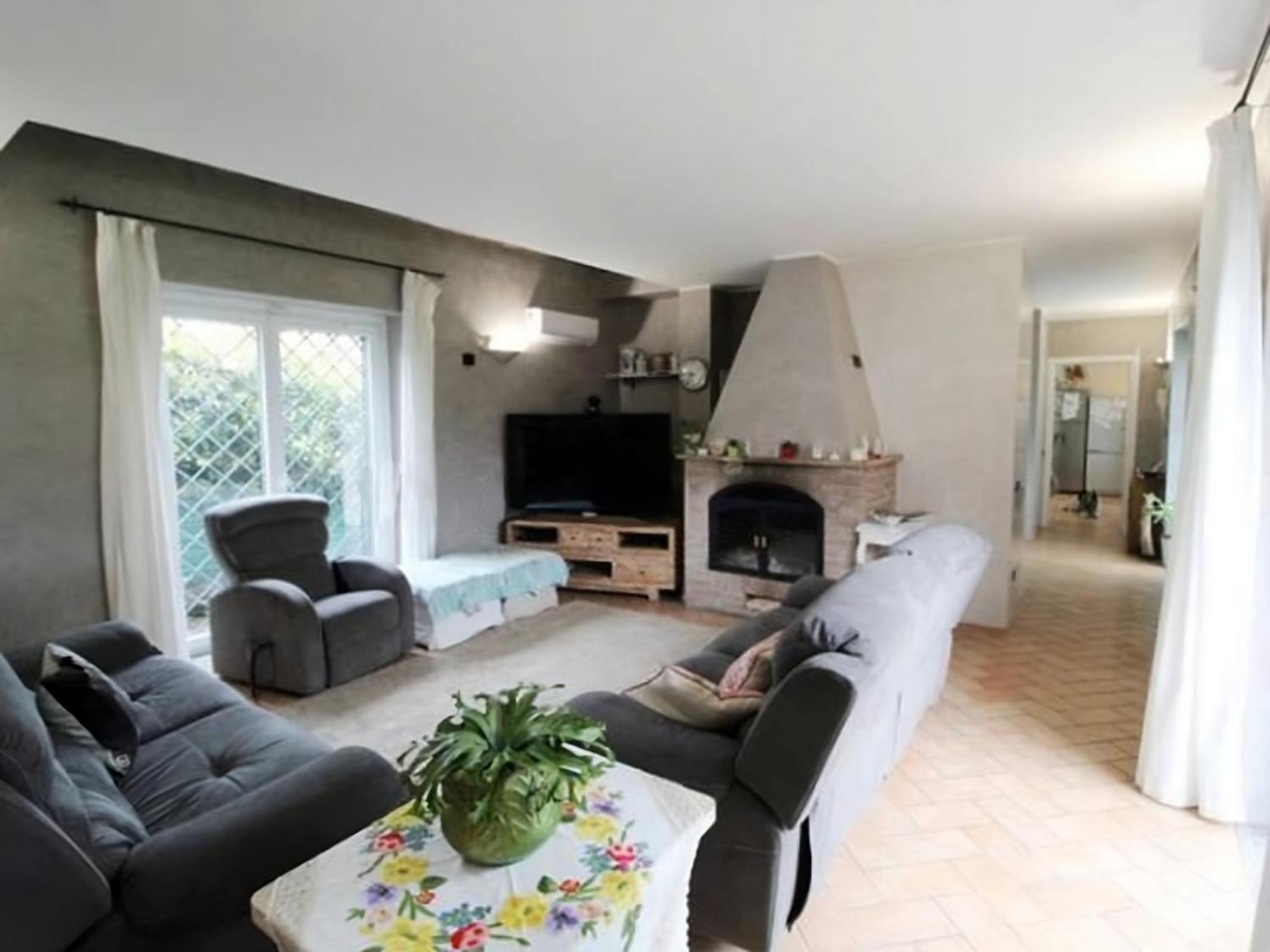 Lussuosa Villa Vicino Alla Stazione Caronno Pertusella Eksteriør billede